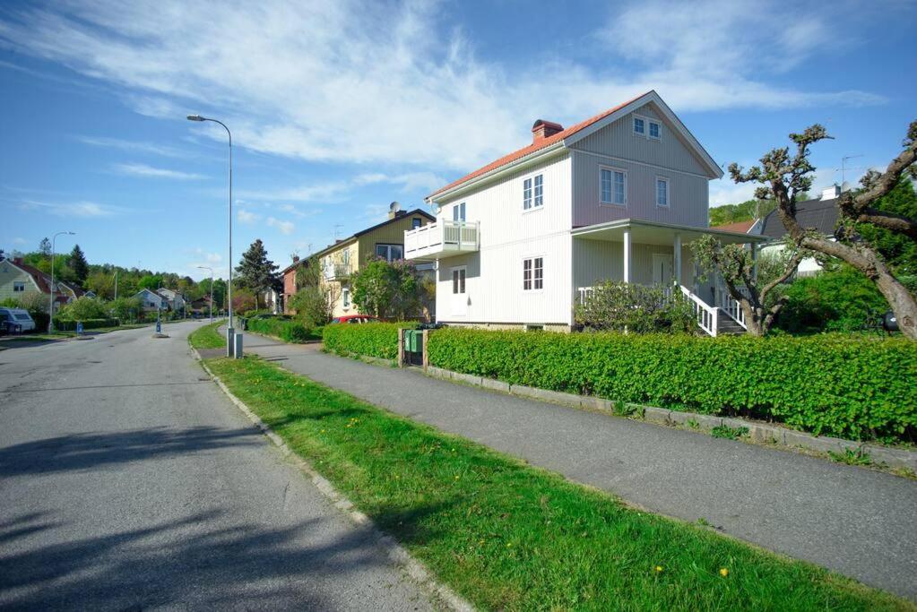 Ferienwohnung Downtown In Ten - Free Parking Göteborg Exterior foto